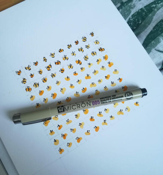 100 Tiny Bees